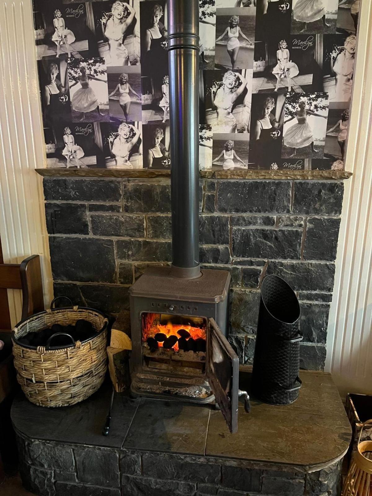 The Coach House Inn Moycullen Екстер'єр фото